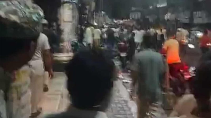 গভীর রাতে যুবদল নেতা পলের মঞ্চে হামলা, অভিযোগ নিপুণ রায়ের দিকে